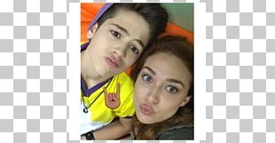 Larissa Manoela CÃºmplices De Um Resgate JoÃ£o Guilherme Ãvila Nose Yellow PNG